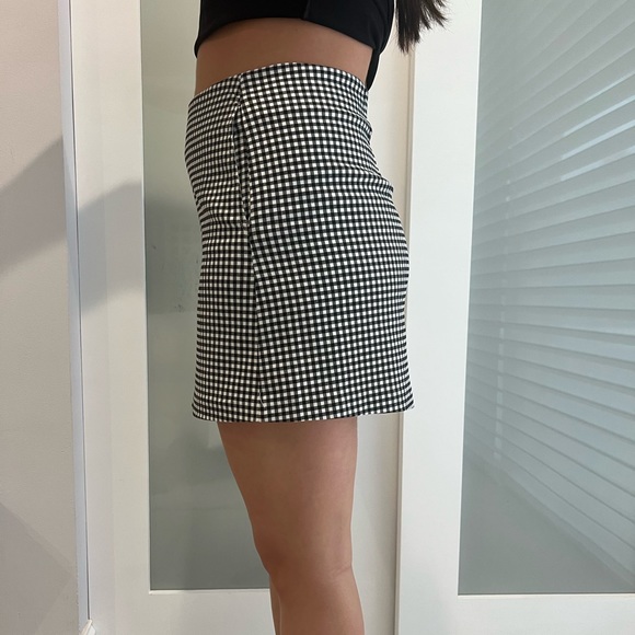 Checkered skirt! Urban Outfitters! - Picture 3 of 7